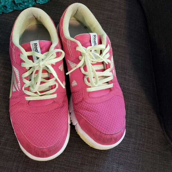 Pink Reebok sneakers - Picture 3 of 4